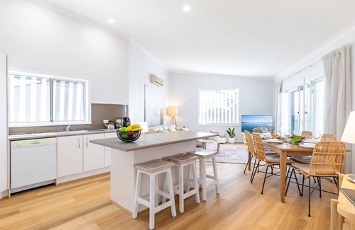 Nelson Bay House | Dukes , 31 Gloucester St - spectacular water views and the added comfort of air conditioning and Wi-Fi