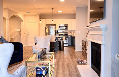 Herndon Apartment | Dulles Corner Escape ~ 5 min from Airport