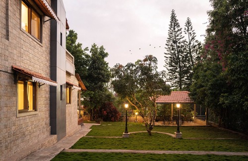 Bhim Nagar Villa | Dulwich Park View, Panchgani - Amã Stays & Trails