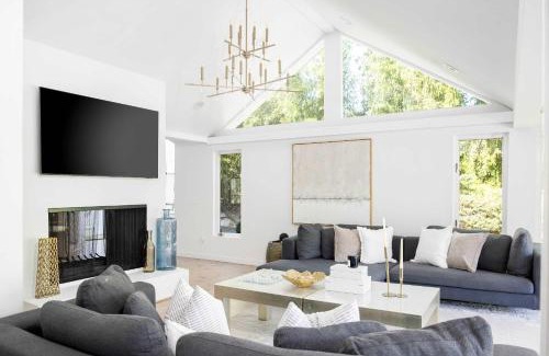 Noyack House | Dumar Villa by Rove - 6BR Family Home with Pool & Outdoor Spaces