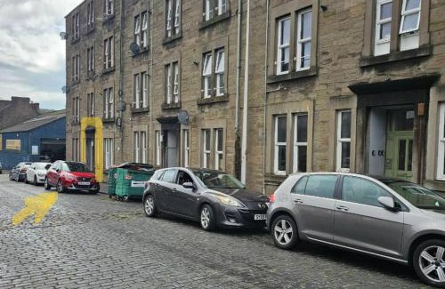 Dundee Apartment | Dundee - 1 Bed - Sleeps 4 - Pet Friendly