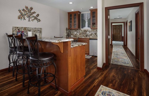 Dayton House | Dundee Wine Country Estate, Single Lvl, Huge Patio, Vineyard Views, Free Tastings, Foosball, FirePit