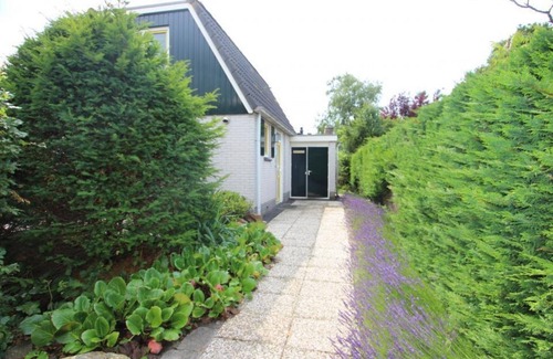 Egmond-Binnen House | Dune Bungalow directly against the dunes for 4 persons
