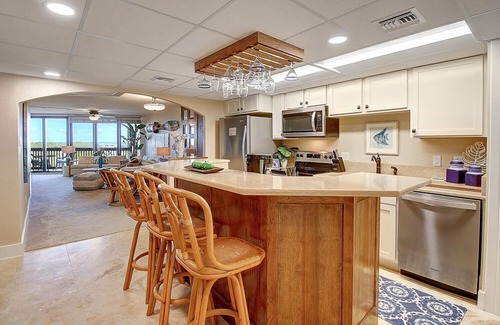 Port Aransas Condo | Dunes:207 Beautiful Condo, 2 BR. on the beach!