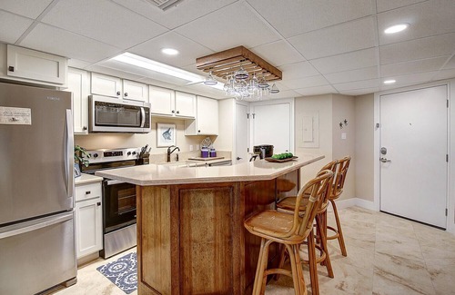 Port Aransas Condo | Dunes:207 Beautiful Condo, 2 BR. on the beach!