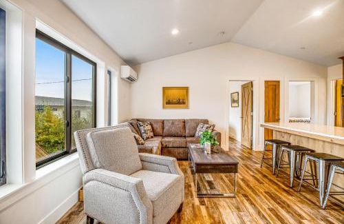 Garibaldi Apartment | Dungeness Suite