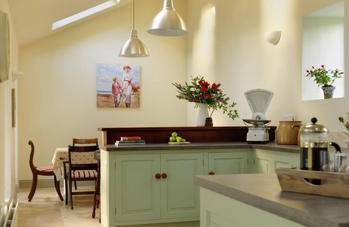 Kenmare House | Dunkerron is a luxury self catering manor in a scenic woodland surrounding.