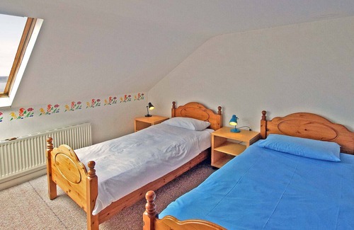Goleen Other | Dunmanus House - Five Bedroom House, Sleeps 16