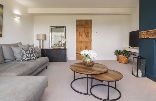 Billington Cottage | DUNSTER COTTAGE, family friendly, with a garden in Whalley