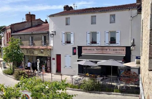 Clisson Apartment | Duplex apartment in charming neighborhood close to downtown and all amenities, pets allowed