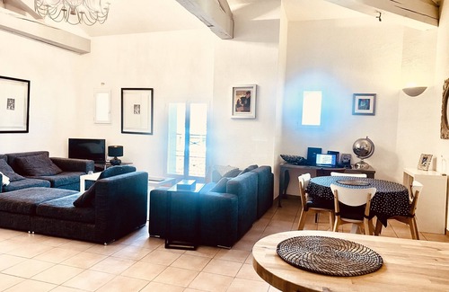 Meyrargues Apartment | Duplex au Cœur de Meyrargues à 20 mn Daix en Provence