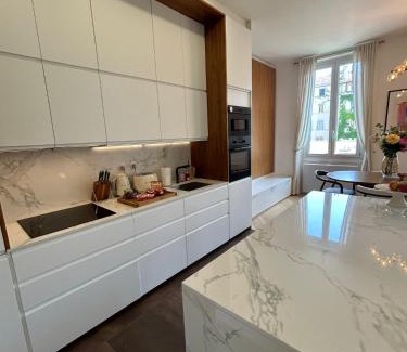 Palais de justice Apartment | Duplex avec grande terrasse vieux port parking gratuit