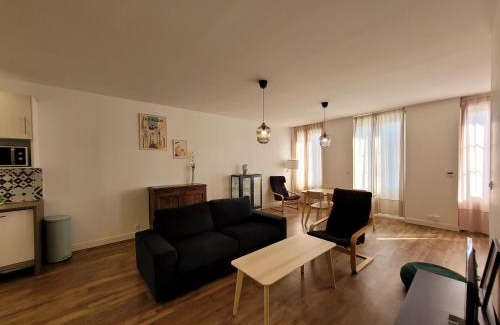 Macau Apartment | Duplex cosy & lumineux en plein centre bourg