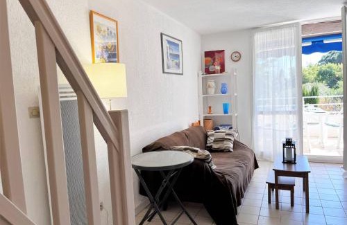 Cavaliere Apartment | Duplex ensoleillé avec terrasse, 5 couchages, proche plage, parking inclus - Le Lavandou - FR-1-251-565