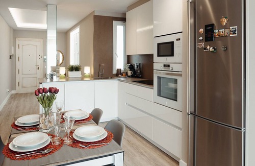 Logrono City Centre Condo | DUPLEX IN GRAN VIA, GARAGE AND WIFI