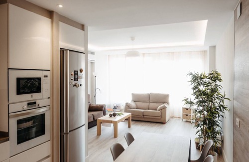 Logrono City Centre Condo | DUPLEX IN GRAN VIA, GARAGE AND WIFI