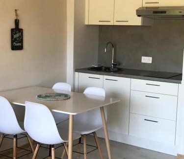 Calvi Apartment | Duplex rénové les pieds dans l'eau