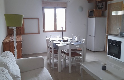 Maisse Apartment | Duplex Rez De Jardin de 41 m² Avec 2 Chambres, Terrasse et Parking