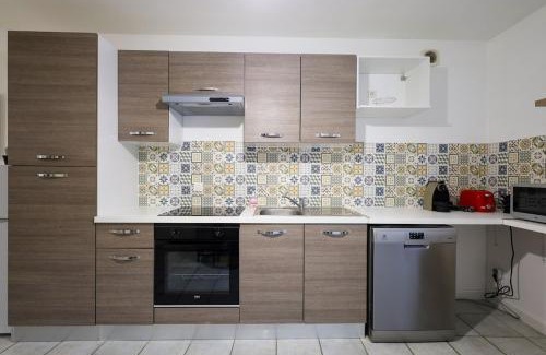 Lagnieu Apartment | Duplex "Sebari "centre ville parking clim proche CNPE