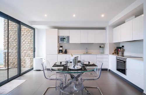 Eze Apartment | Duplex - Terrasse vue mer & Jacuzzi - Parking - DU
