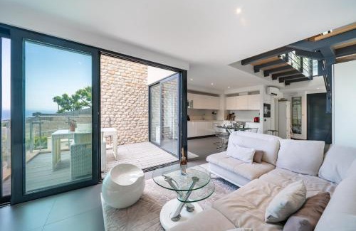 Eze Apartment | Duplex - Terrasse vue mer & Jacuzzi - Parking - DU