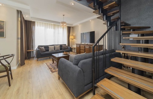 Liman Mahallesi Apartment | Duplex with Balcony 5 min to Konyaalti Beach