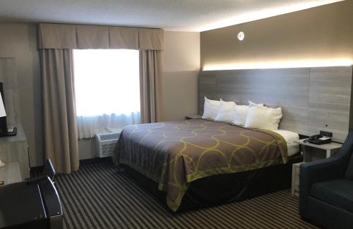 St. Matthews Hotel | DuPont Suites - Louisville - St. Matthews