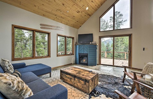 Columbine Lake House | Durango Woodland Cabin Less Than 2 Mi to Purgatory Skiing!
