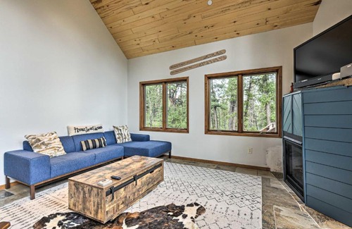 Columbine Lake House | Durango Woodland Cabin Less Than 2 Mi to Purgatory Skiing!