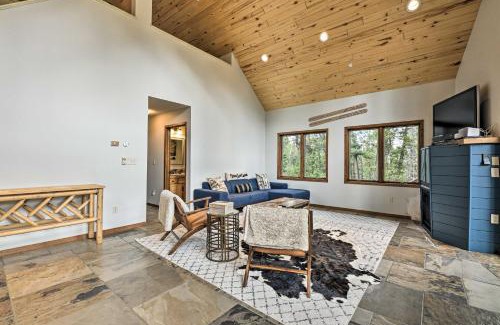 Columbine Lake House | Durango Woodland Cabin Less Than 2 Mi to Purgatory Skiing!
