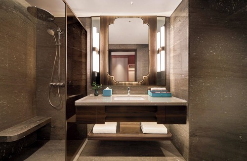 Nhat Tan Hotel | Dusit Le Palais Tu Hoa Hanoi
