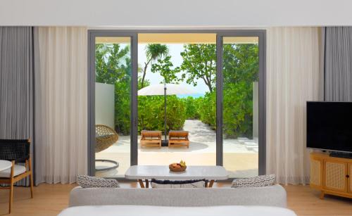 Farukolhufushi Island Resort | dusitD2 Feydhoo Maldives - All Inclusive Resort - with Free Transfers