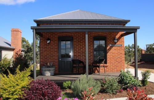 Moffatdale Resort | Dusty Hill Vineyard - Moffatdale