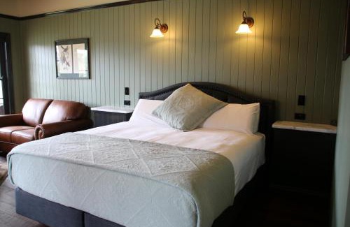 Moffatdale Resort | Dusty Hill Vineyard - Moffatdale