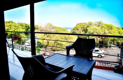 Old Mahabaleshwar Resort | DV INNS FARMVILLA - Besides Strawberry Farms