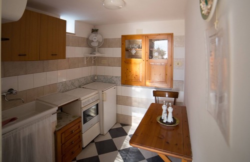 Tiggiano House | Dwelling ideal for couple sea view surrounded by greenery with double terrace panora