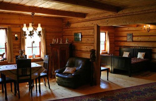 Bardo Villa | Dworek Myśliwski