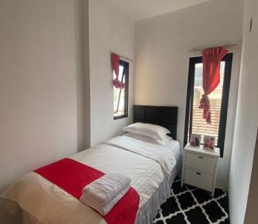 Jelambar House | DYAZA LV Grogol Guest House