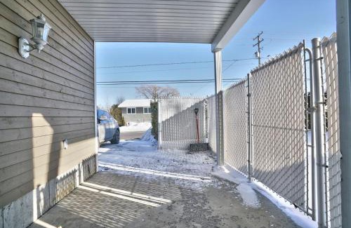 Sherbrooke House | Dynamite 2-Bedroom House, Garage, Sleeps 6