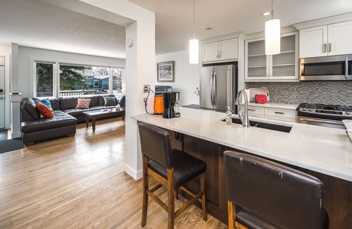 Southwest Calgary House | E@HOME Entire house 5BR2BA&Central by chinook mall