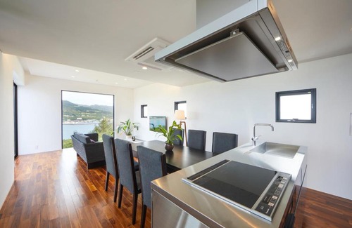 Motobu Villa | E-horizon Resort Premium 瀬底E