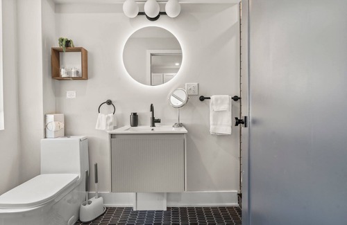 Passyunk Square Apartment | E Passyunk Ave 1 BR Gem- Prime Location