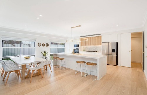 Long Jetty House | 'E RETREAT on Archbold' by Accom Holidays