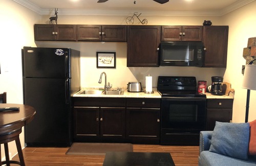 Greater East End Apartment | EADO (Apt-A), 2 Miles to Downtown