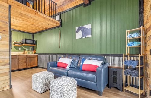 Mineola Cabin | Eagle 1 - Left Side Cabin and NO NEIGHBOR