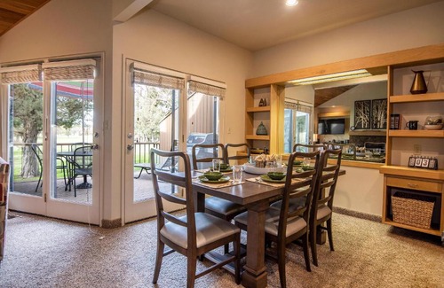 Redmond House | Eagle Crest on the Green - Meredith Lodging