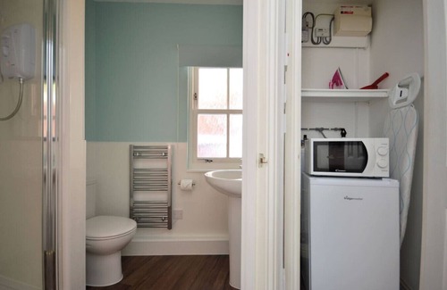 Tobermory Apartment | Eagle Ensuite Room located on Tobermory High Street