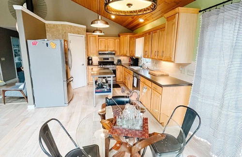 Rome House | Eagle's Nest Guest House I - Less than 2 Miles to Sand Valley - 16 beds!