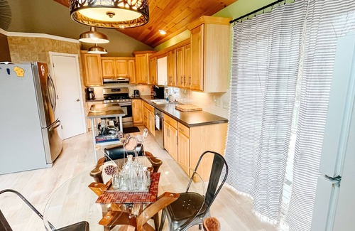 Rome House | Eagle's Nest Guest House I - Less than 2 Miles to Sand Valley - 16 beds!