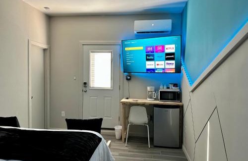 Eagle Pass Apartment | Eagle Stay Dainty Studio